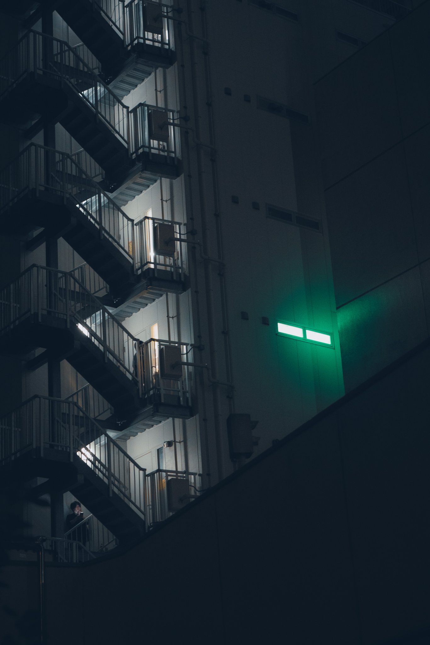Tokyo late night street photography — minimal moody backstreet