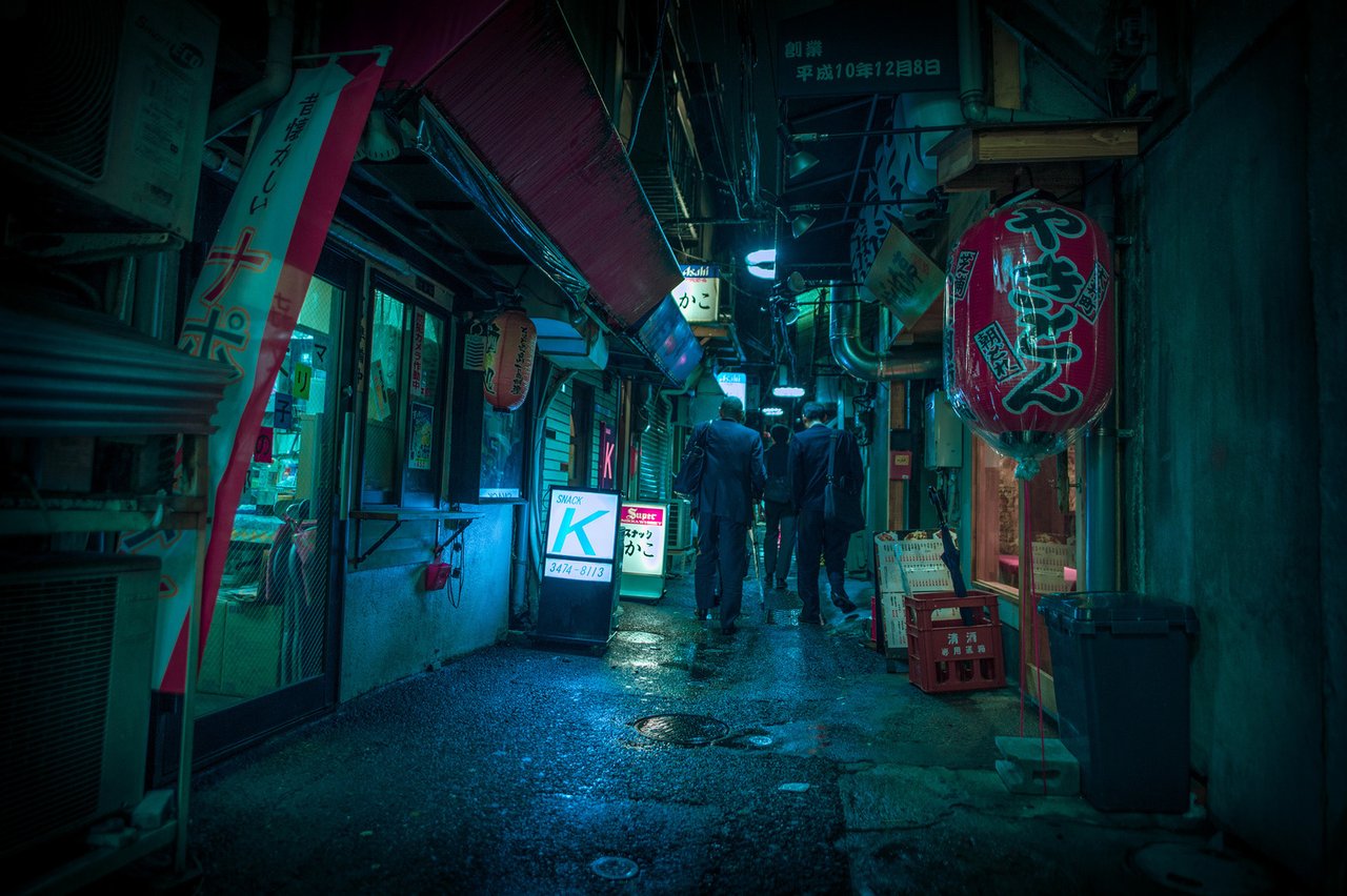 Narrow bar alley in Tokyo at night