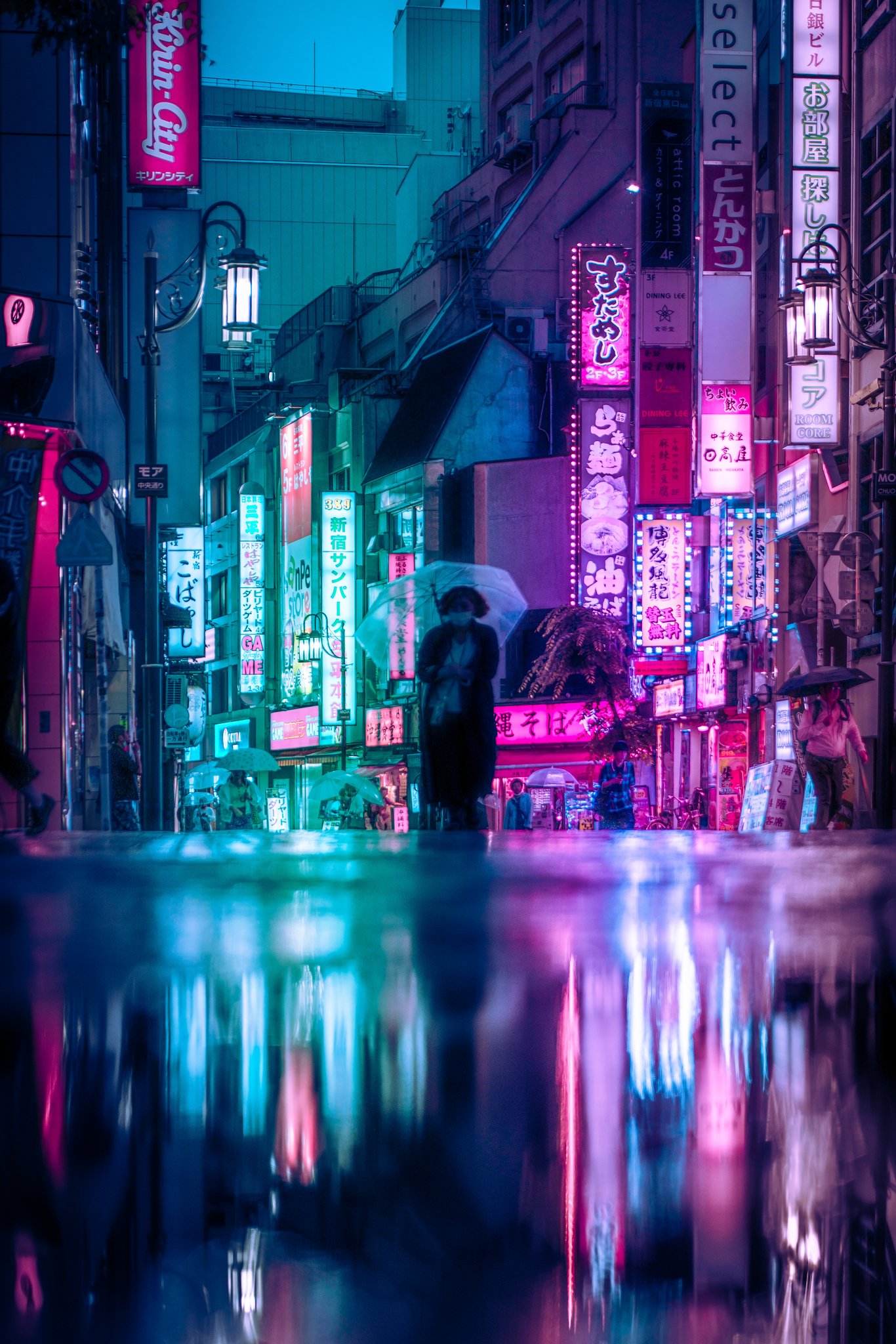 Tokyo dusk temple lantern — pink peaceful street photography