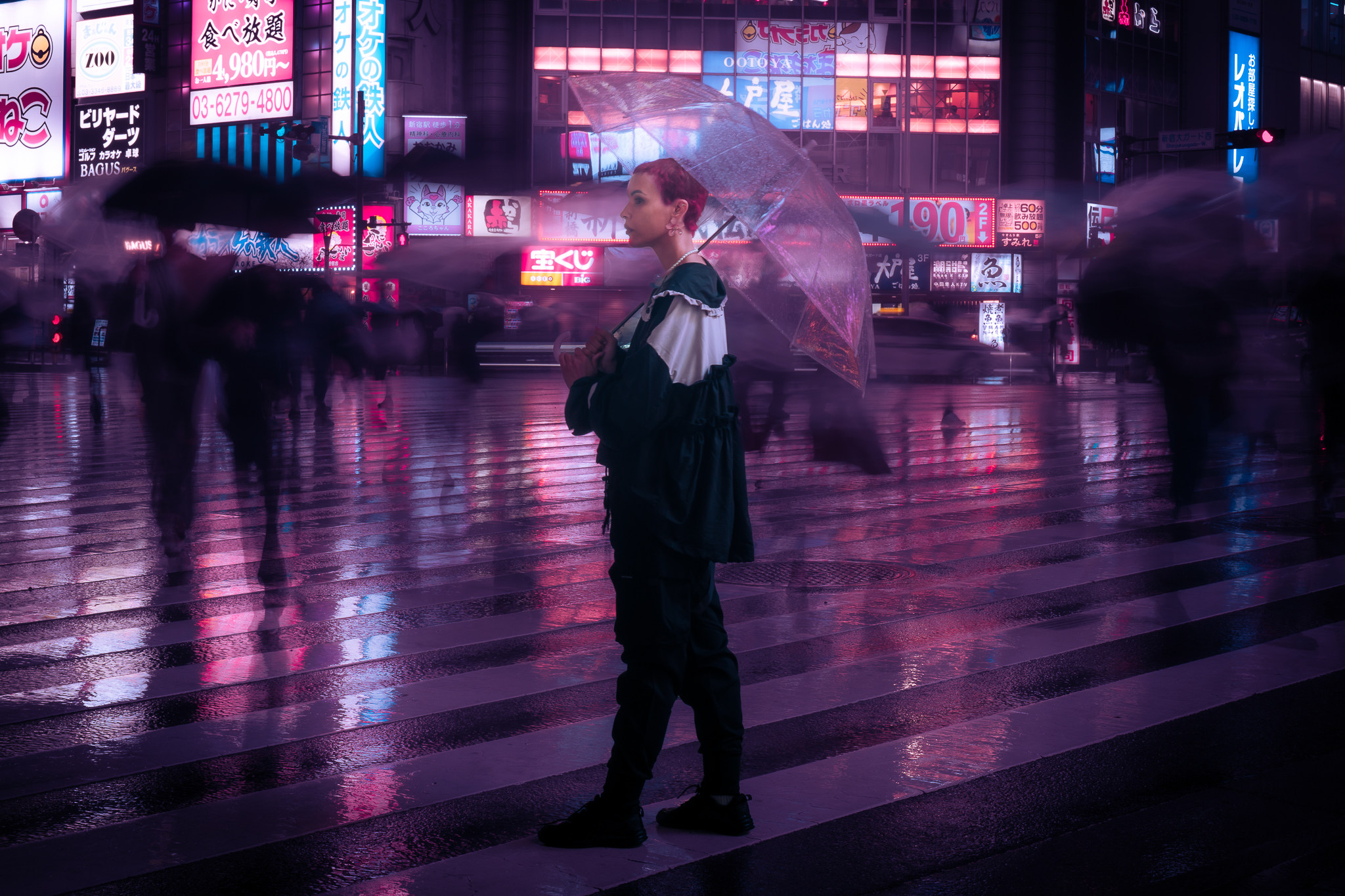 Long exposure portrait in rain, Shinjuku crossing at night — TOKYOLUV