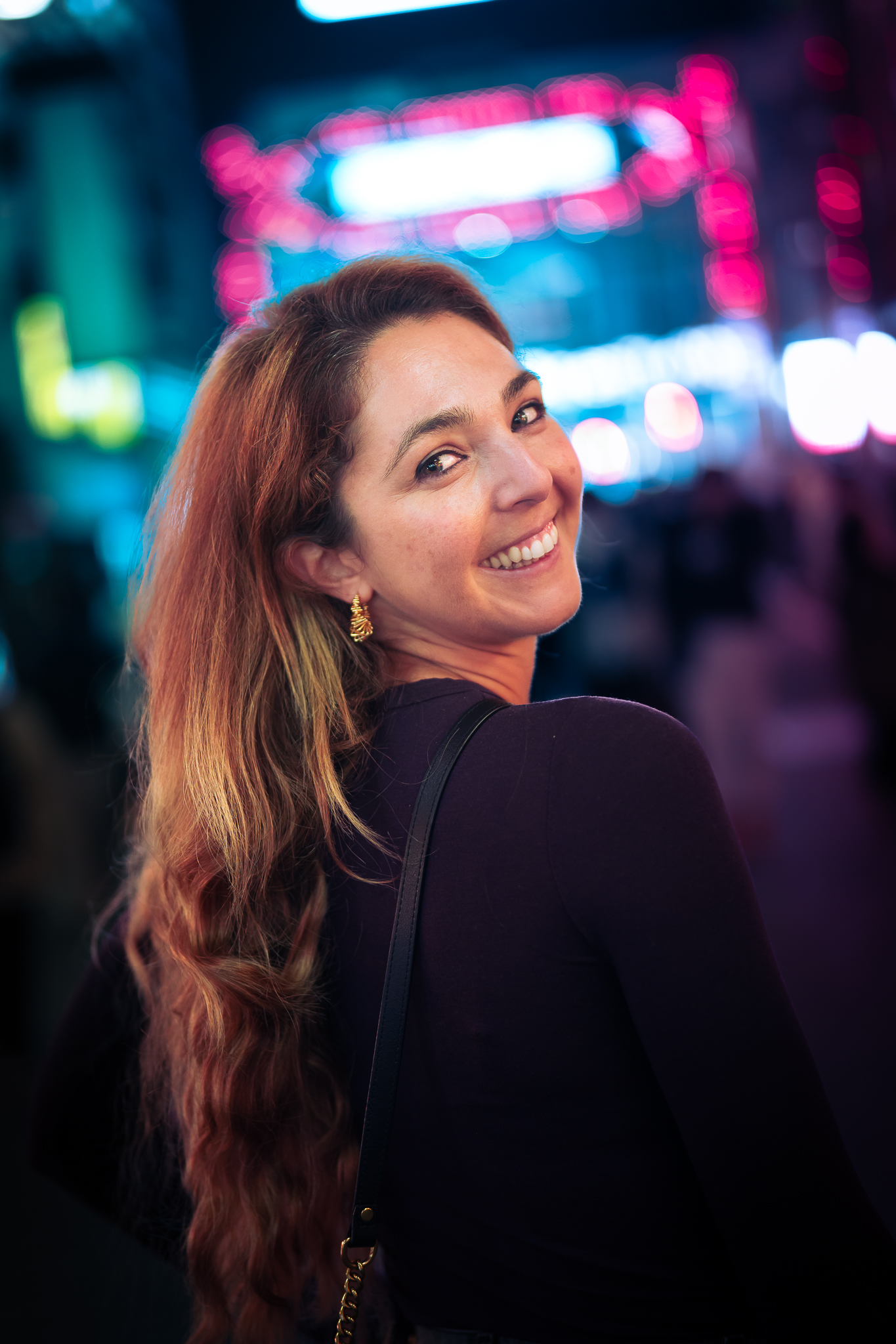 Candid portrait, Kabukicho neon bokeh, Shinjuku Tokyo — TOKYOLUV