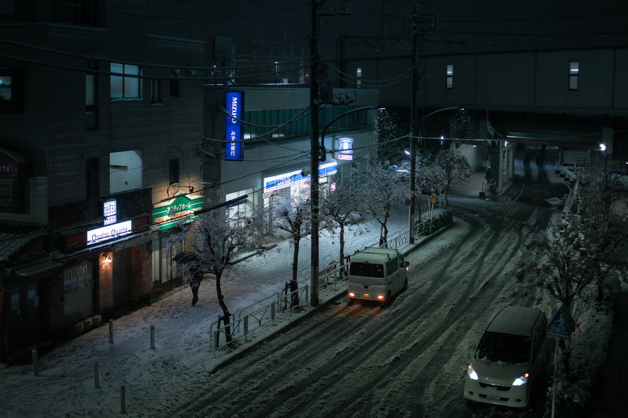 Tokyo in the snow — winter street photography Japan